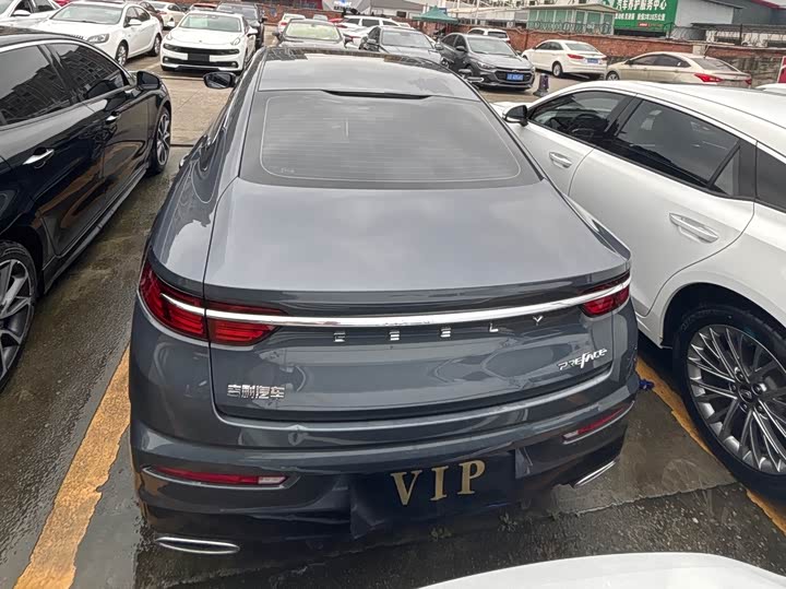 Фото 4 - Geely Preface