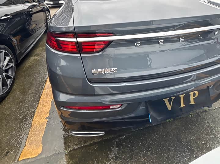Фото 6 - Geely Preface