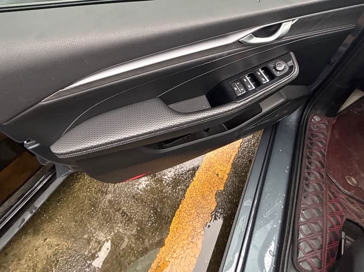 Фото 8 - Geely Preface