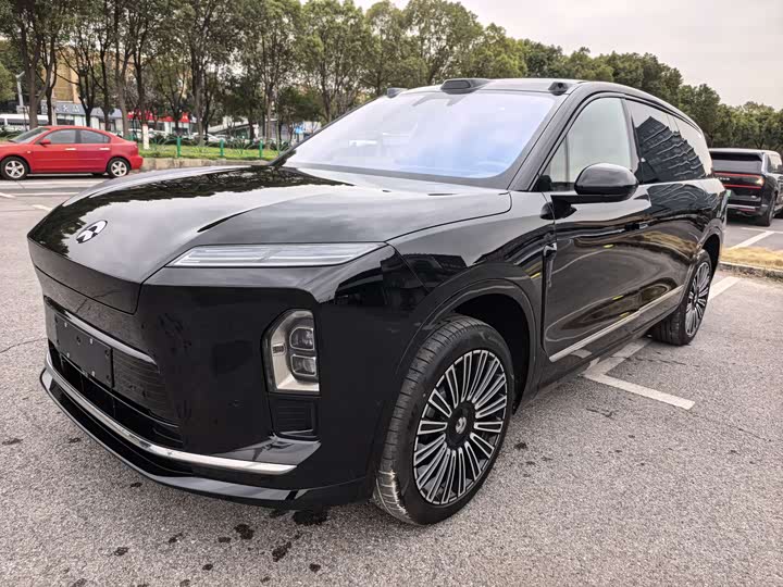 Фото 1 - Nio ES8