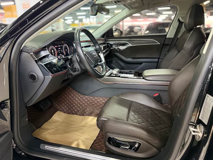 Фото 6 - Audi A8