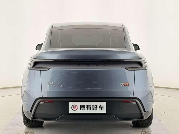 Photo 8 - Tesla Model Y