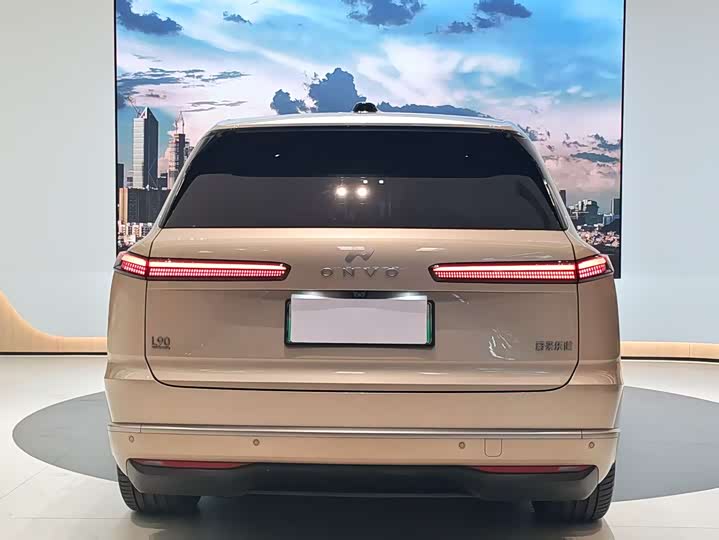 Фото 6 - Nio Onvo L90