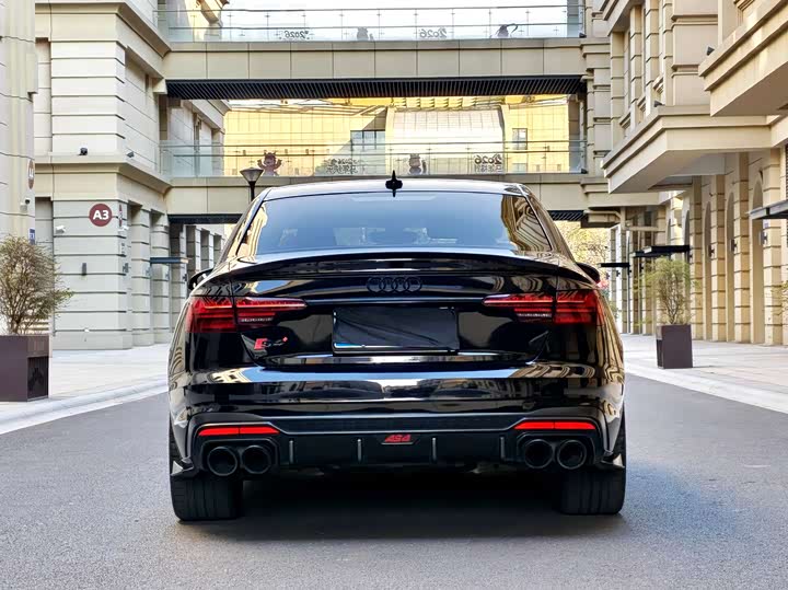 Фото 5 - Audi S4