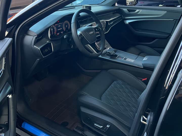 Фото 4 - Audi A6L