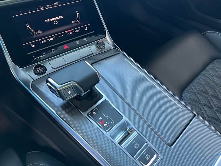 Фото 5 - Audi A6L
