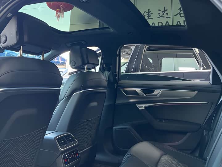 Фото 9 - Audi A6L