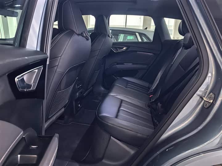 Фото 8 - Audi Q4 e-tron