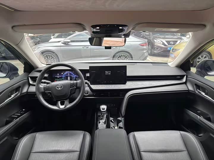 Фото 6 - Toyota Camry