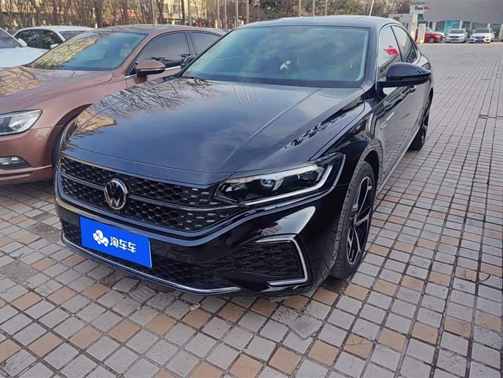 Фото 1 - Volkswagen Passat