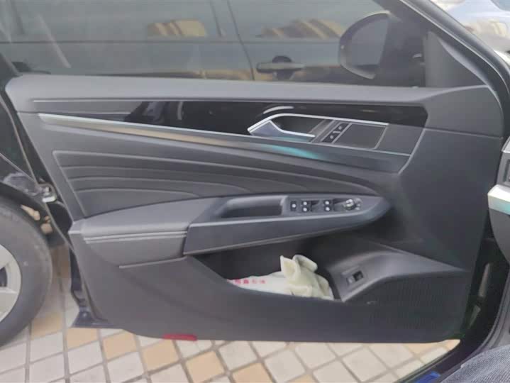 Фото 7 - Volkswagen Passat