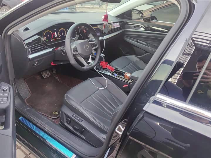 Фото 9 - Volkswagen Passat