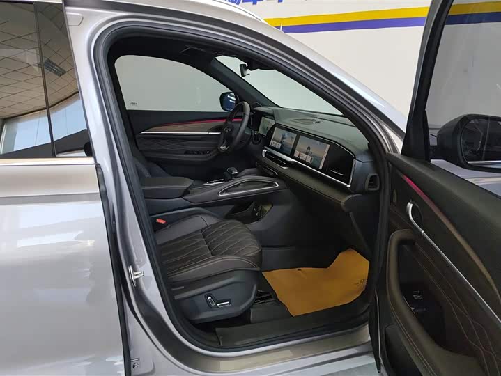 Фото 8 - Geely Monjaro