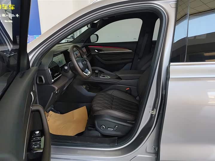 Фото 9 - Geely Monjaro