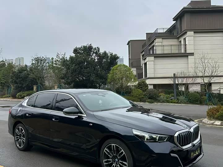 Фото 2 - BMW 5 Series