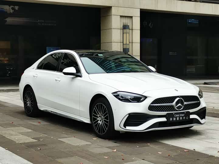 Фото 4 - Mercedes-Benz C-Class