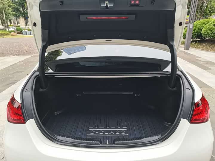 Фото 9 - Mercedes-Benz C-Class