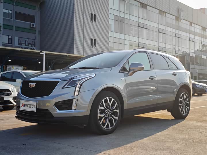 Фото 1 - Cadillac XT5