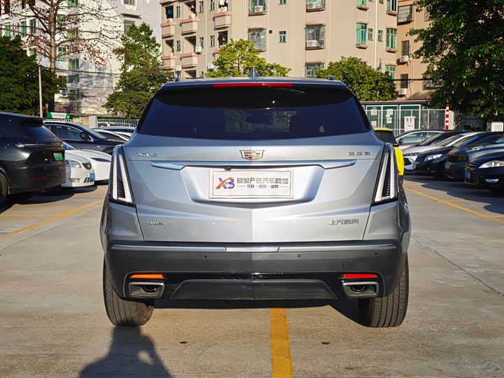 Фото 6 - Cadillac XT5