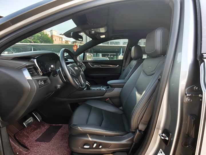 Фото 9 - Cadillac XT5
