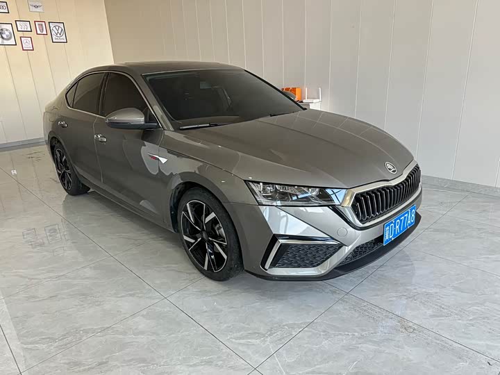 Photo 2 - Skoda Octavia Pro