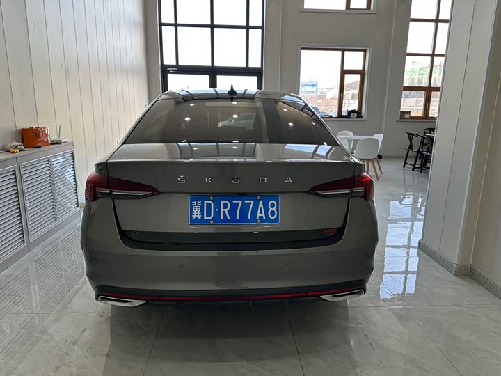 Photo 5 - Skoda Octavia Pro