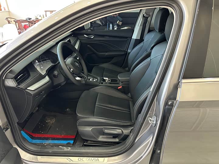 Photo 6 - Skoda Octavia Pro