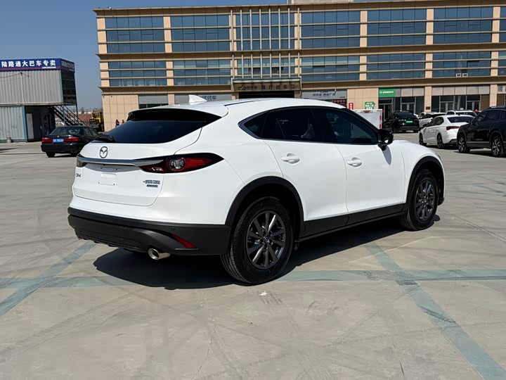 Фото 4 - Mazda CX-4