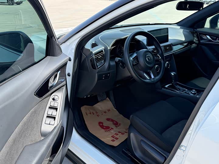 Фото 7 - Mazda CX-4