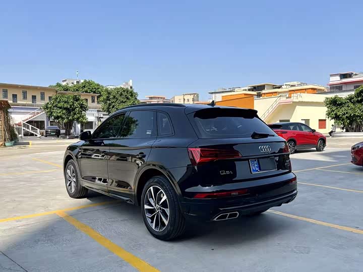 Фото 4 - Audi Q5L