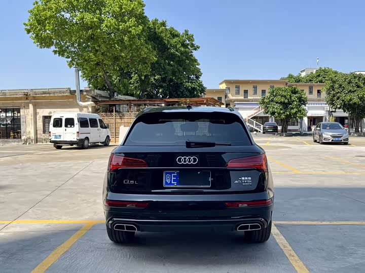 Фото 5 - Audi Q5L