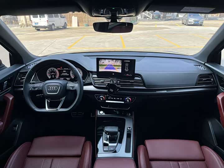 Фото 8 - Audi Q5L