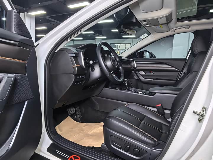 Photo 8 - Mazda CX-50