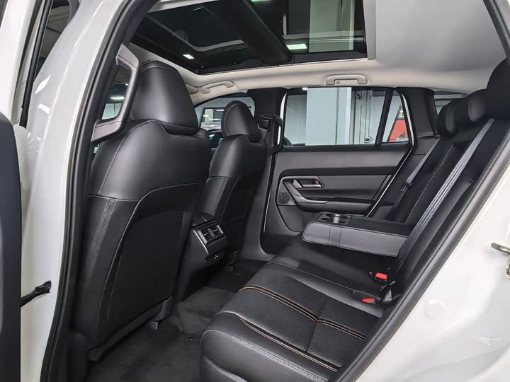 Photo 9 - Mazda CX-50