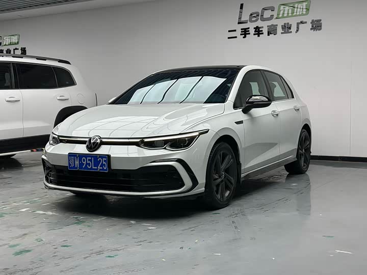 Photo 1 - Volkswagen Golf