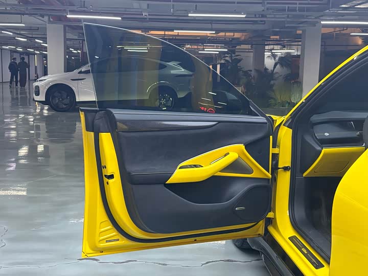 Фото 6 - Xiaomi SU7 Ultra