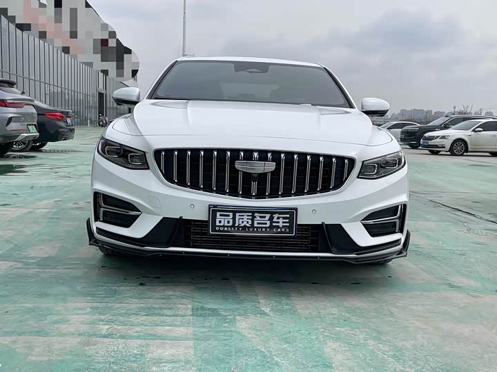 Фото 2 - Geely Preface