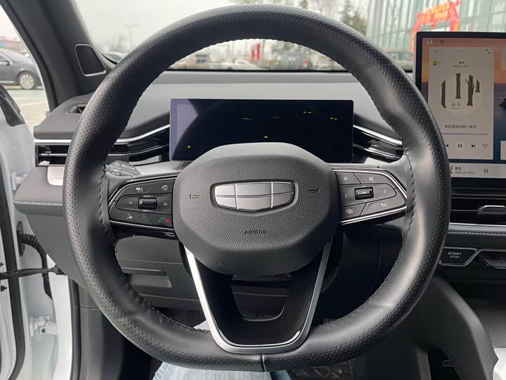 Фото 8 - Geely Preface