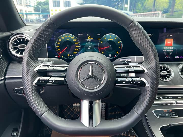 Фото 5 - Mercedes-Benz E-Class