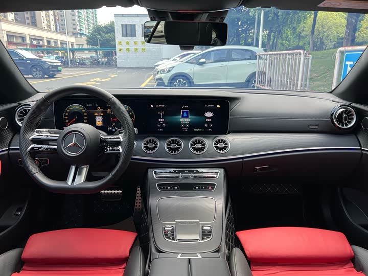 Фото 6 - Mercedes-Benz E-Class