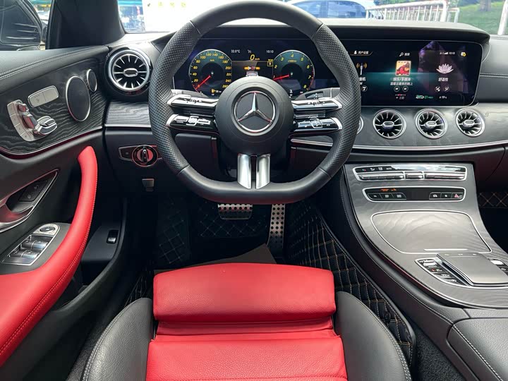 Фото 9 - Mercedes-Benz E-Class