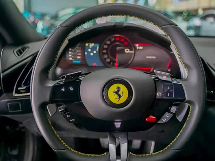 Photo 5 - Ferrari Roma