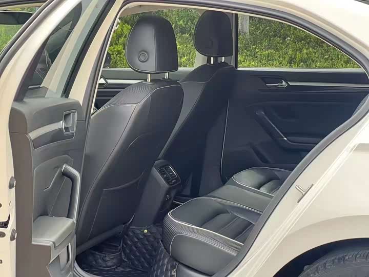 Фото 7 - Volkswagen Lamando L