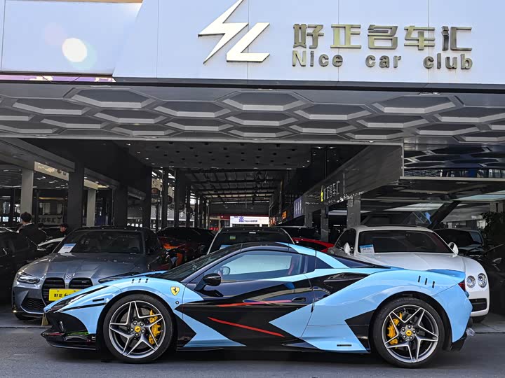 Фото 5 - Ferrari F8