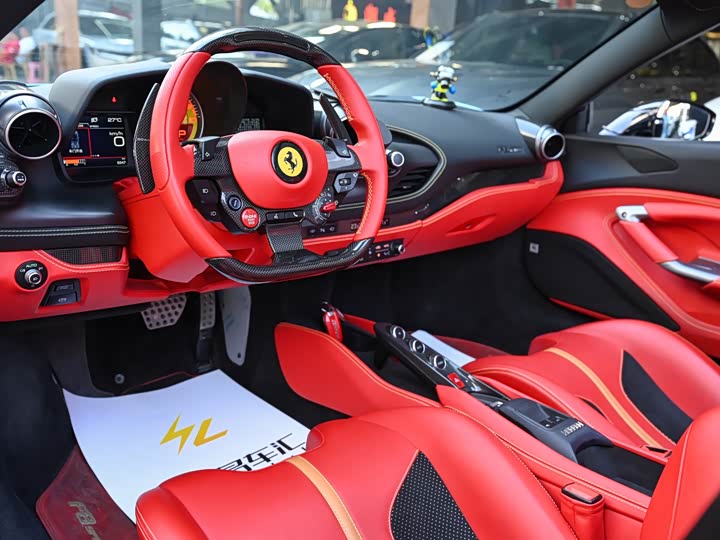 Фото 7 - Ferrari F8