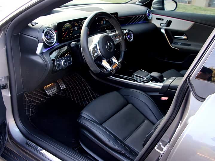 Фото 4 - Mercedes-Benz CLA-Class AMG