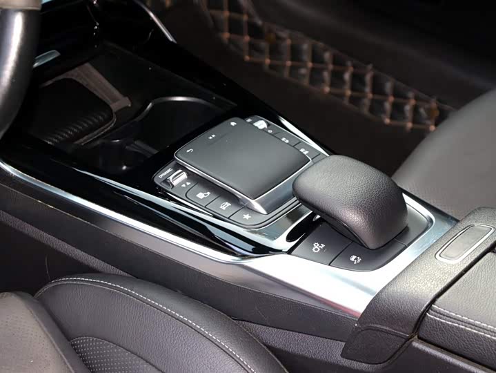 Фото 6 - Mercedes-Benz CLA-Class AMG