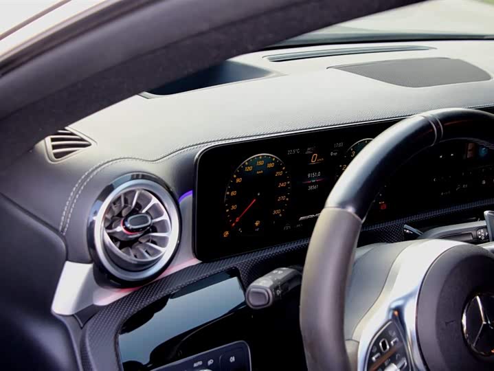 Фото 8 - Mercedes-Benz CLA-Class AMG