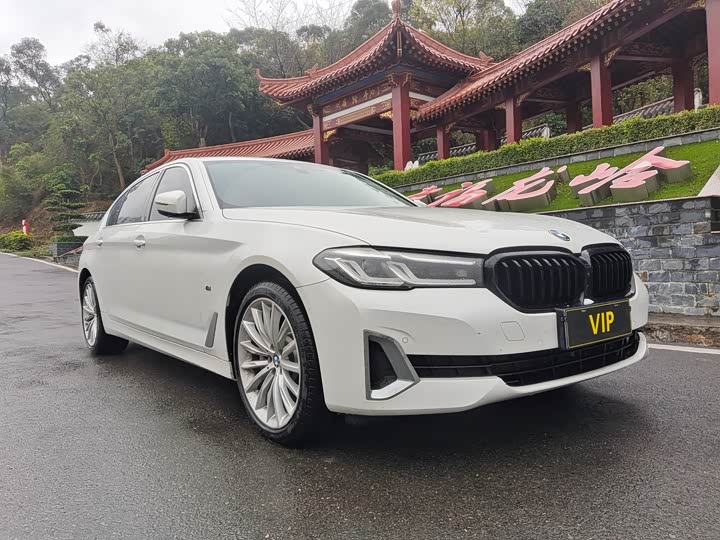 Фото 3 - BMW 5 Series