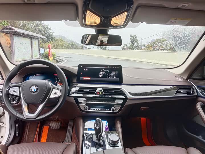Фото 5 - BMW 5 Series